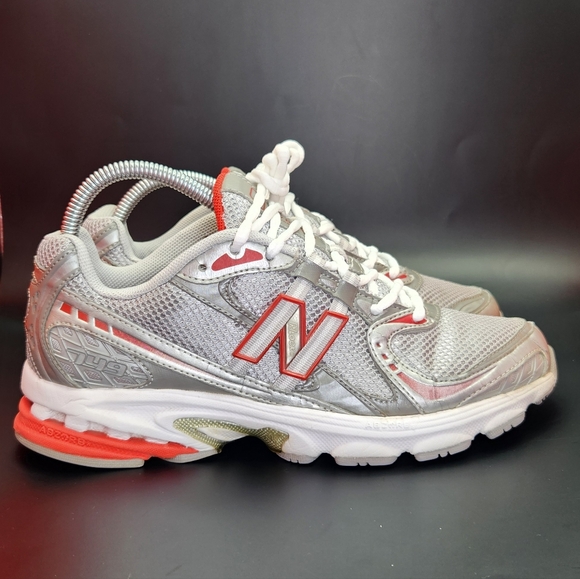 New Balance 749 (2009) - Picture 2 of 6